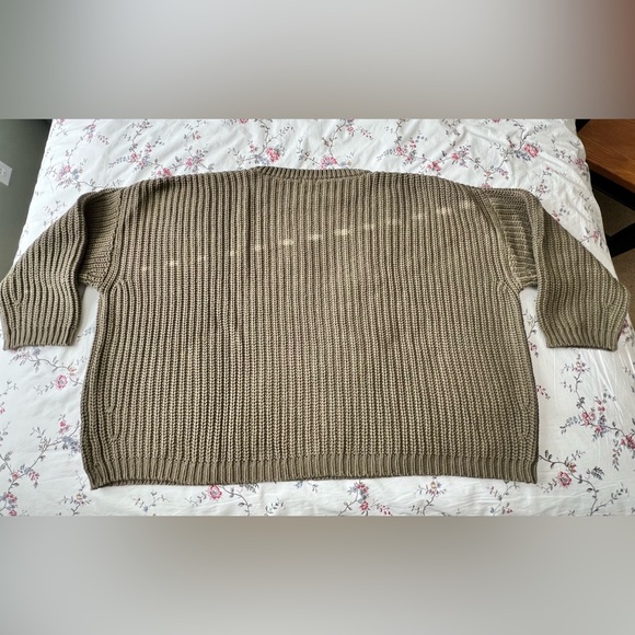 The Simple Folk Chunky Knit Sweater in Olive - Picture 3 of 5